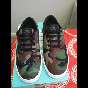 Nike SB Camo Sneakers